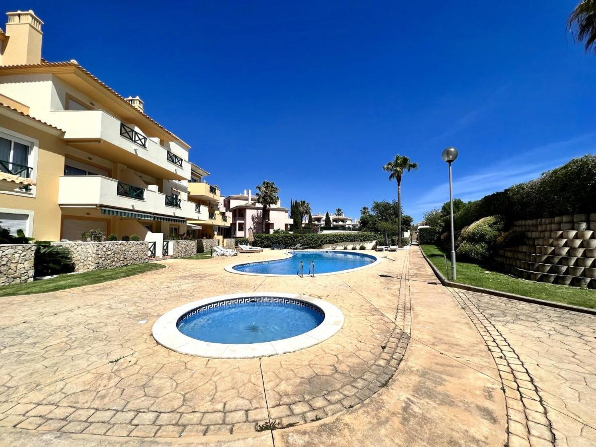 Albufeira Valley 2 With Pool By Homing Exteriör bild